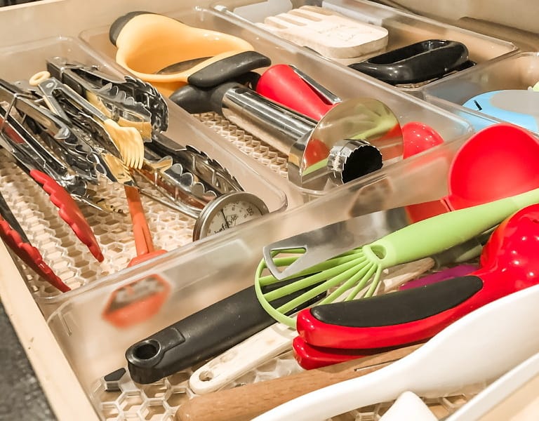 How to Organize Messy Kitchen Drawers in 3 Easy Steps