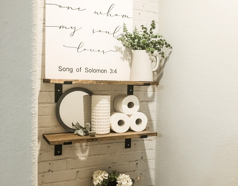 How to make a Farmhouse Sign From a $1 Piece of Foam Board (w/Free Valentine SVG)
